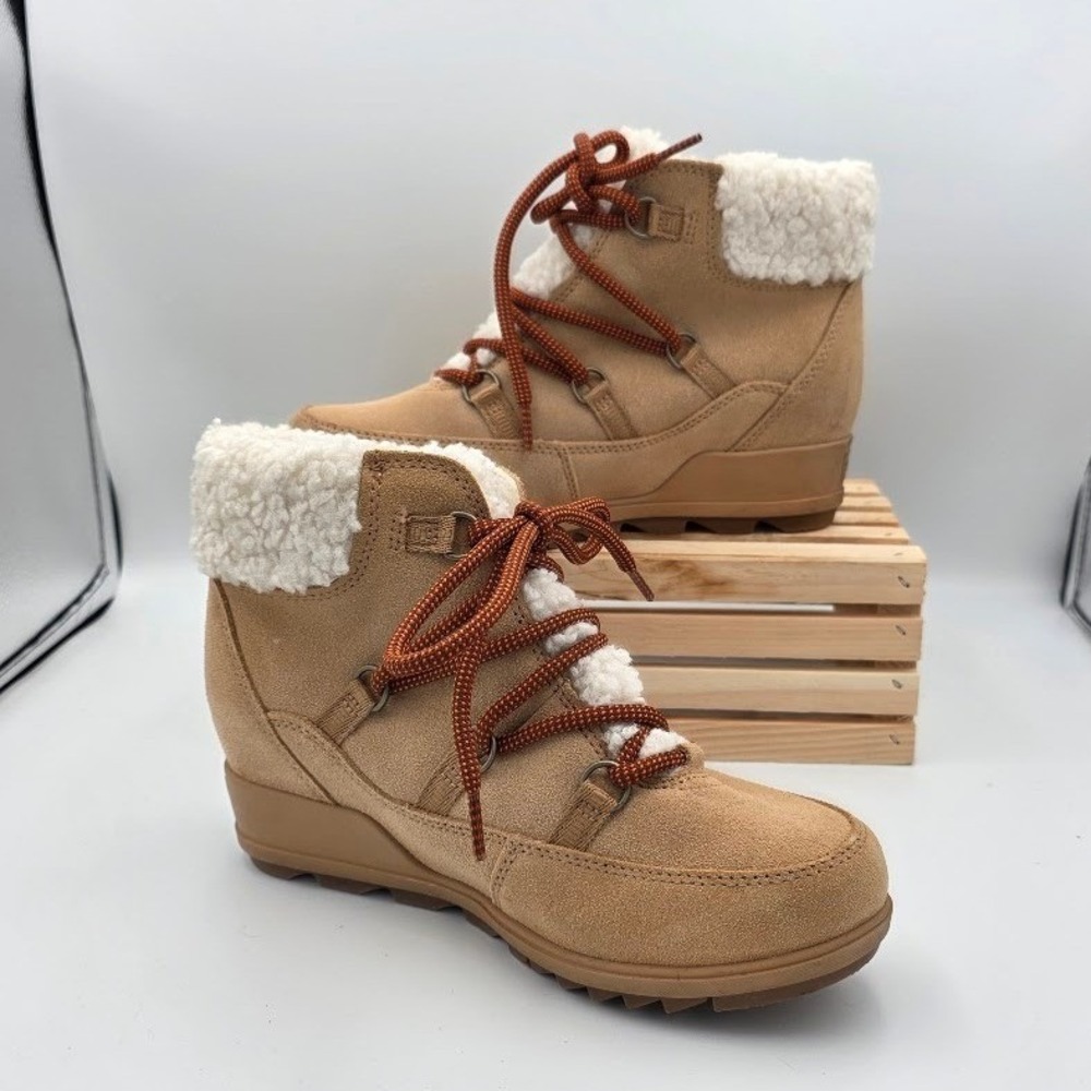 Sorel Evie Lace Boots Women 9 Tan Suede Shearling Wedge Waterproof Ankle Sneaker